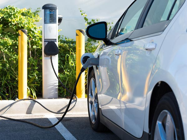 Retrofitting: an accelerator for the deployment of electric vehicles ...